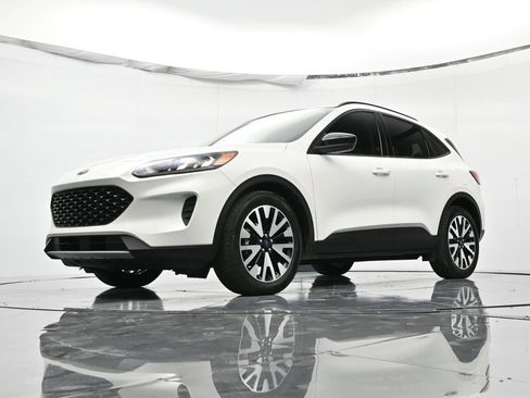 Used 2020 Ford Escape SE Sport image 43