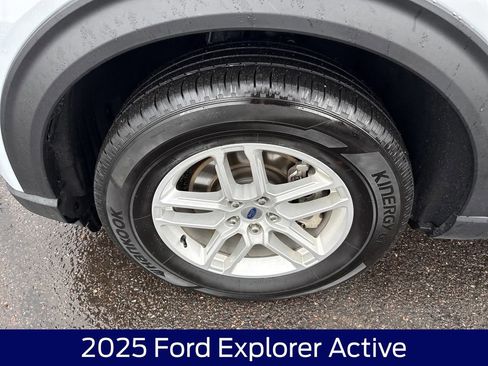 Used 2025 Ford Explorer Active image 11