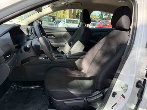 Used 2025 Nissan Sentra S image 31