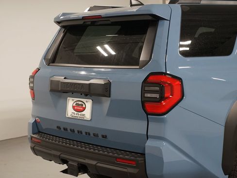 New 2026 Toyota 4Runner SR5 AWD/4WD image 9