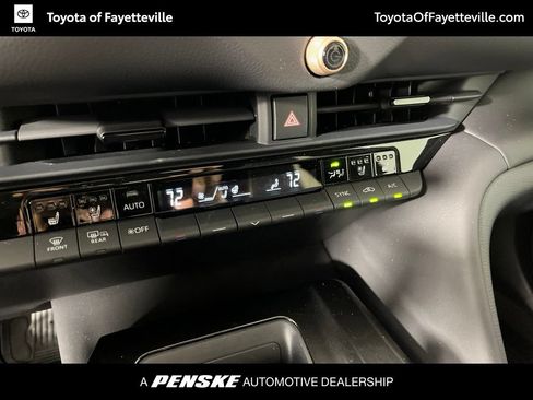Used 2026 Toyota Crown Signia AWD/4WD image 32