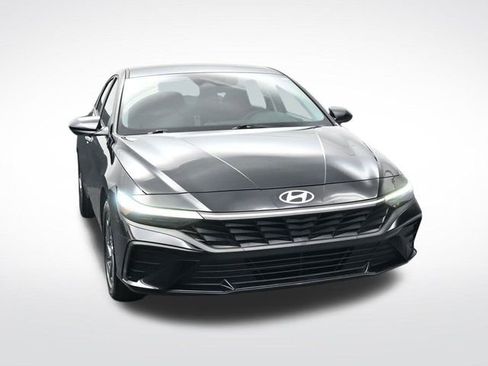 Used 2024 Hyundai Elantra SEL image 10