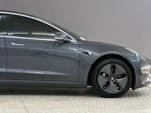 Used 2018 Tesla Model 3 Mid Range image 33