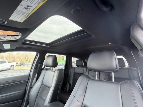 Used 2021 Jeep Grand Cherokee Laredo X image 12