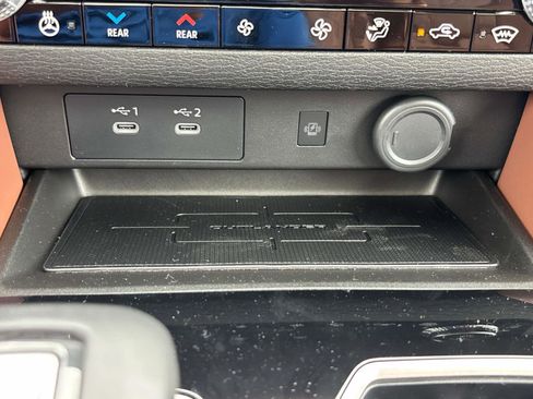 New 2025 Mitsubishi Outlander SEL image 17