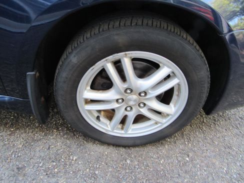 Used 2005 Subaru Legacy 2.5i AWD/4WD image 9