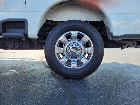 Used 2023 Ford F250 Lariat w/ Lariat Ultimate Package AWD/4WD image 11