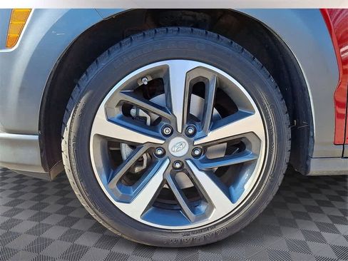 Used 2021 Hyundai Kona Limited w/ Cargo Package image 8