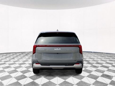 Used 2026 Kia Carnival EX FWD image 7