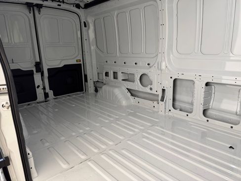 New 2026 Ford Transit 250 148 Medium Roof RWD image 19