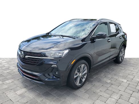 Used 2023 Buick Encore GX Select w/ Sport Touring Package FWD image 3