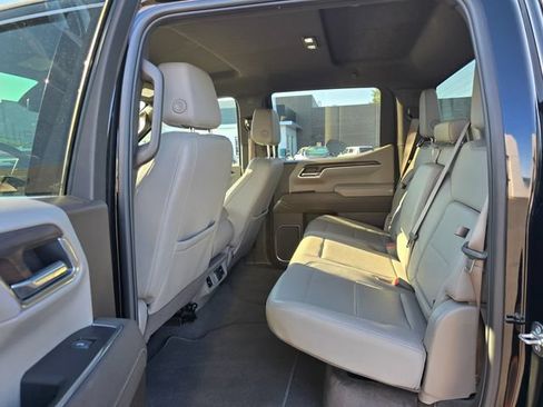 Used 2025 GMC Sierra 1500 SLT AWD/4WD image 21