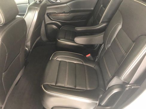 Used 2021 GMC Acadia Denali w/ Denali Ultimate Package AWD/4WD image 8