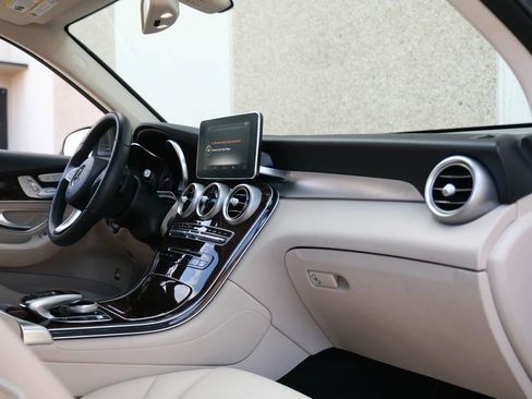 Used 2018 Mercedes-Benz GLC 300 image 30