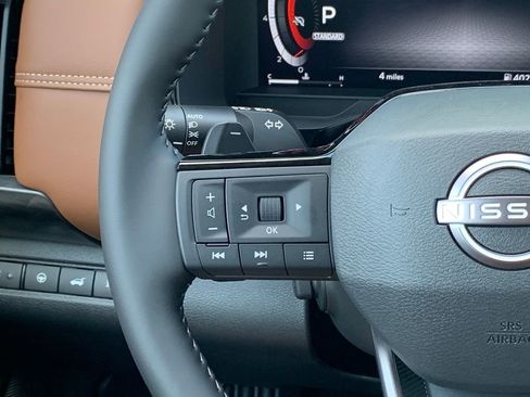New 2026 Nissan Pathfinder Platinum FWD image 10