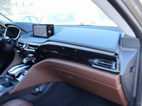 Used 2024 Acura MDX SH-AWD w/ Technology Package image 9