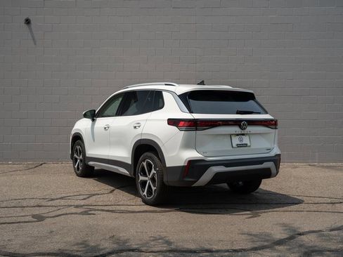 New 2025 Volkswagen Tiguan SE image 4