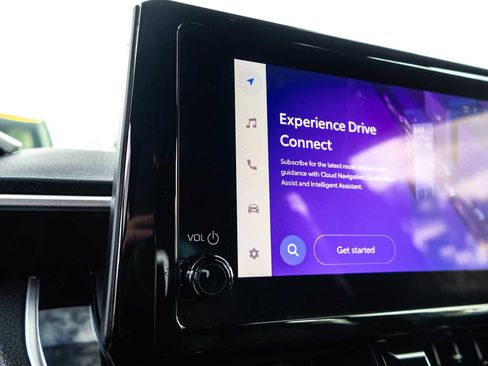 Used 2025 Toyota Corolla SE image 30