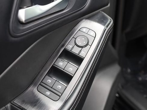 Certified 2025 Nissan Rogue SV FWD image 18