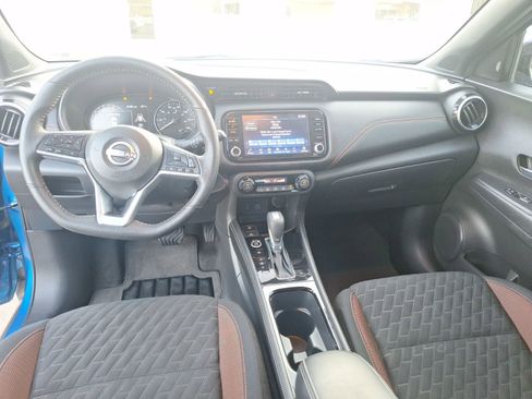 Used 2022 Nissan Kicks SR image 19