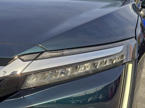 Certified 2018 Honda Clarity Touring image 10