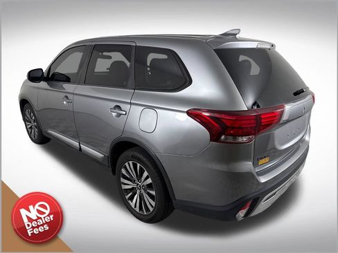 Used 2019 Mitsubishi Outlander AWD image 4