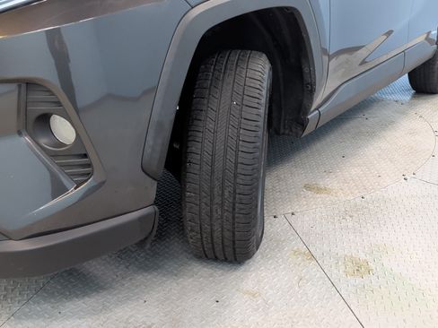 Used 2021 Toyota RAV4 XLE image 5