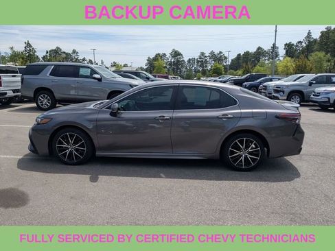 Used 2023 Toyota Camry SE image 9