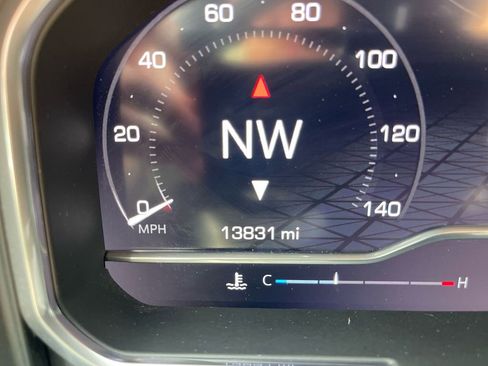 Used 2024 GMC Sierra 2500 AT4 w/ AT4 Premium Plus Package image 28