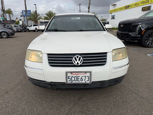 Used 2003 Volkswagen Passat GL FWD image 2