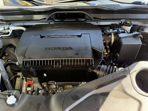 Used 2025 Honda Pilot Touring image 43