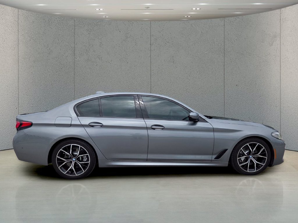 Used 2023 BMW 530i w/ M Sport Package RWD image 3