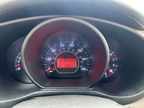 Used 2018 Kia Soul + FWD image 13