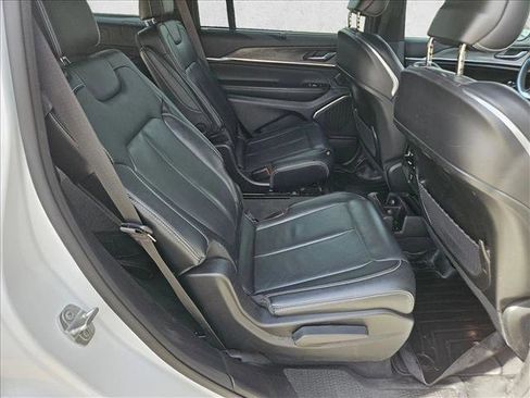 Used 2023 Jeep Grand Cherokee L Overland w/ Luxury Tech Group IV image 16