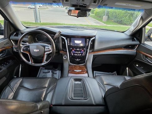 Used 2019 Cadillac Escalade ESV Luxury image 23