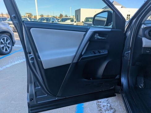 Used 2017 Toyota RAV4 XLE image 11