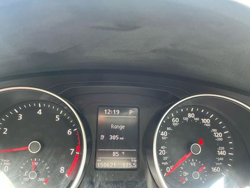 Used 2017 Volkswagen Jetta SE FWD image 17