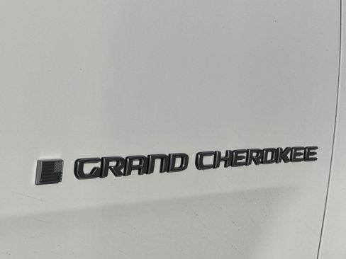 New 2025 Jeep Grand Cherokee L Limited AWD/4WD image 28