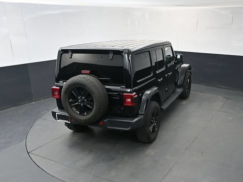 Used 2022 Jeep Wrangler Unlimited Sahara AWD/4WD image 31