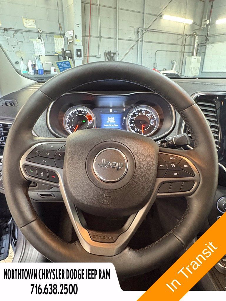 Used 2019 Jeep Cherokee Limited AWD/4WD image 7