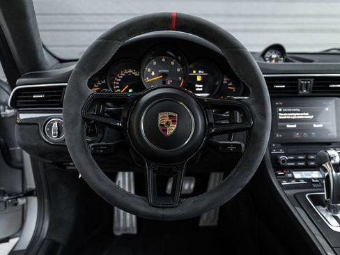 Used 2019 Porsche 911 GT2 RS RWD image 31