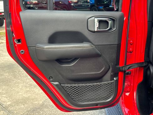 Certified 2024 Jeep Wrangler Unlimited Sahara AWD/4WD image 11