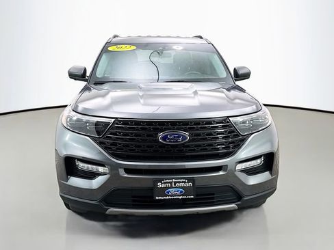 Used 2022 Ford Explorer XLT w/ Equipment Group 202A image 2