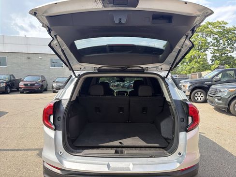 Used 2022 GMC Terrain SLE w/ Driver Convenience Package AWD/4WD image 32