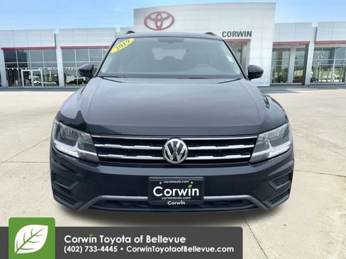 Used 2019 Volkswagen Tiguan SE w/ Panoramic Sunroof Package AWD/4WD image 15