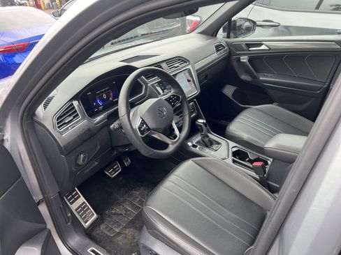 Used 2022 Volkswagen Tiguan SE R-Line image 5