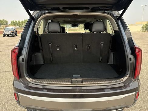 Used 2025 Kia Telluride S AWD/4WD image 25