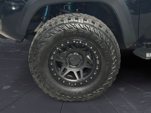 Used 2020 Toyota Tacoma TRD Off-Road image 34