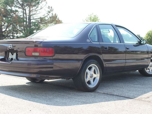 Used 1996 Chevrolet Impala SS RWD image 29