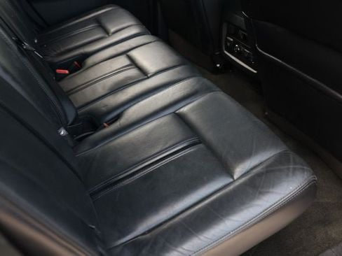 Used 2016 Lincoln Navigator Select RWD image 15